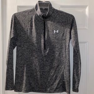 UNDER armour size medium loose fit 1/4 zip